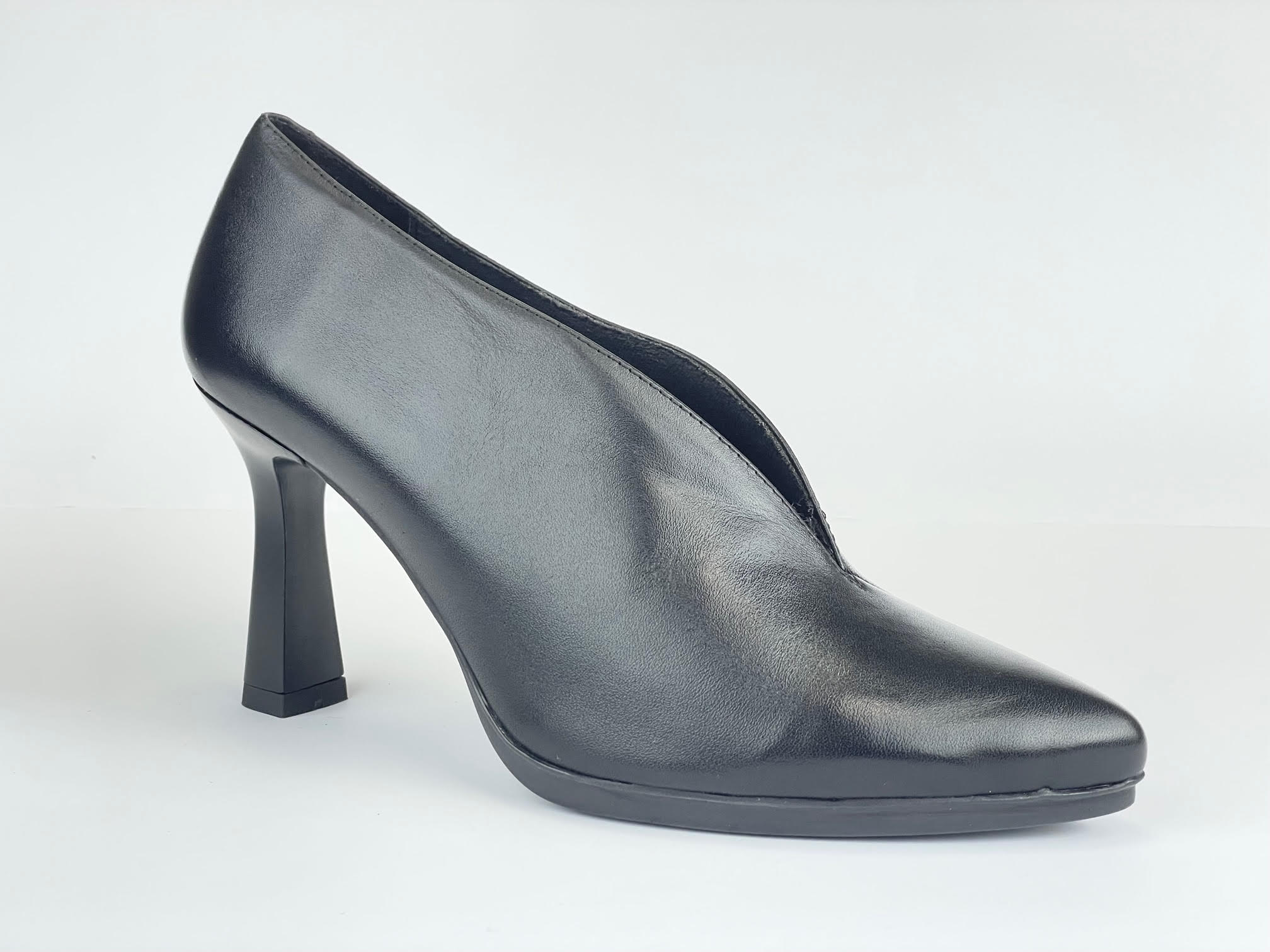 Zapato vestir subido tacon 7,5 cm SYRA27 NEGRO - Desireé Shoes: Zapatos  cómodos mujer